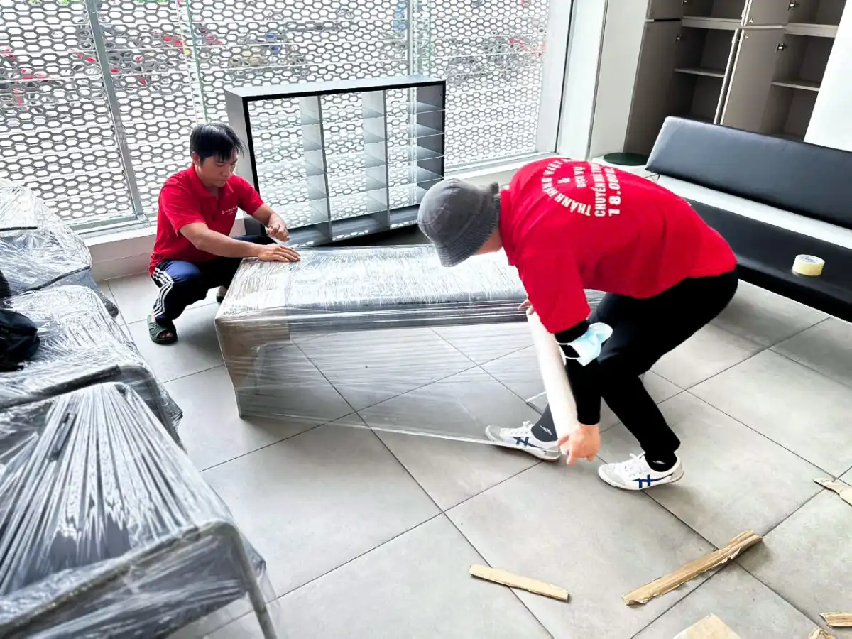 bao bọc sofa bằng màng pe