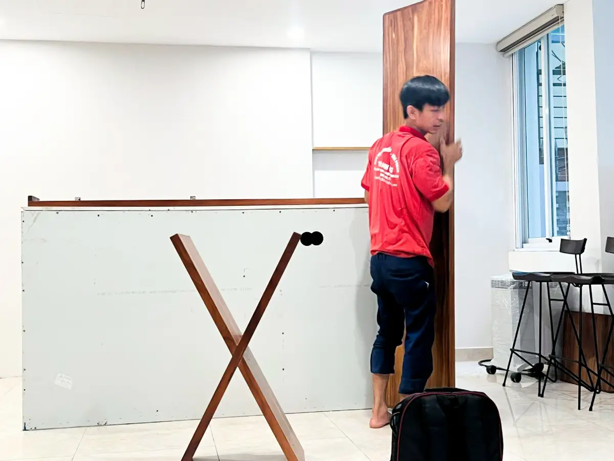 lắp ráp và sắp xếp thiết bị tại nhà mới