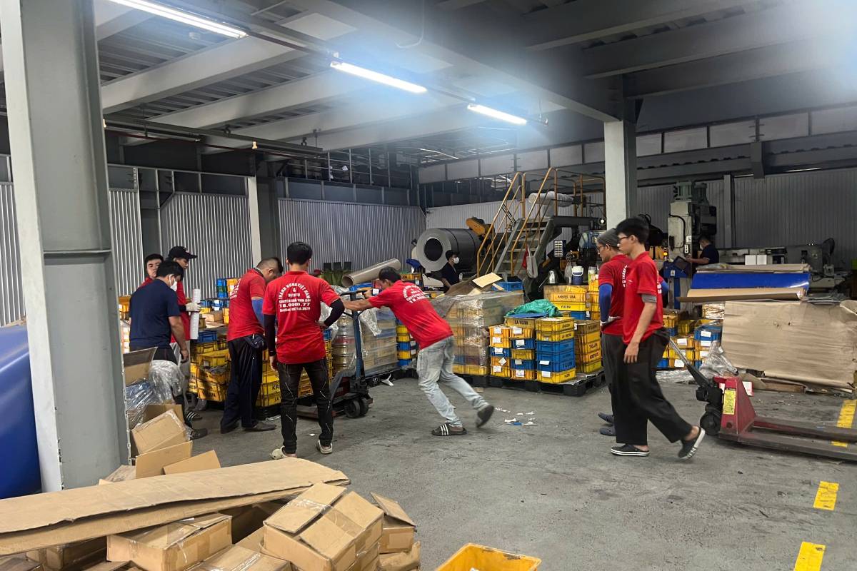 thuê xe tải kèm bốc xếp