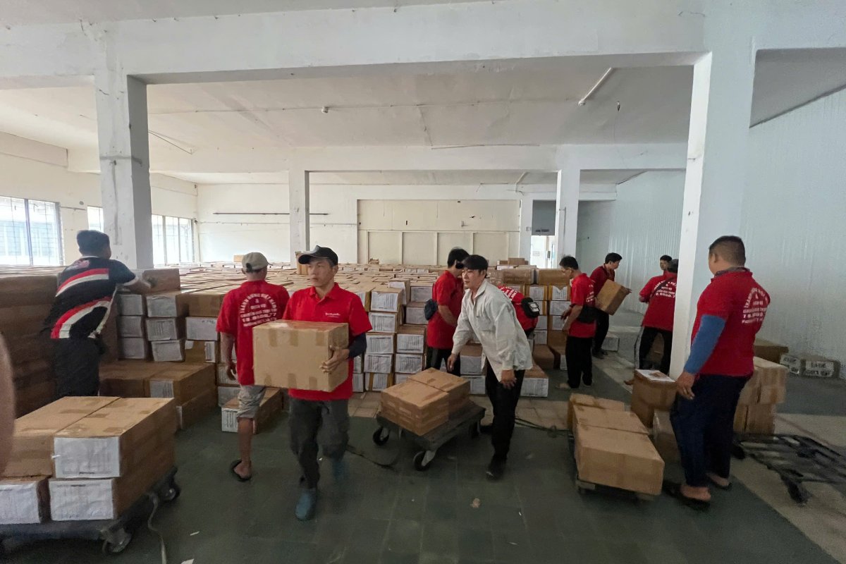 vận chuyển hàng hóa trong kho