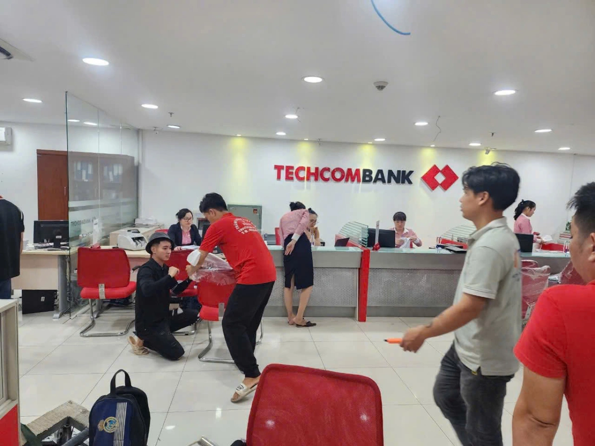 chuyển văn phòng ngân hàng Techcombank