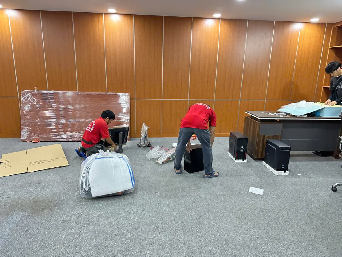 sắp xếp và lắp đặt thiết bị văn phòng tại trụ sở mới